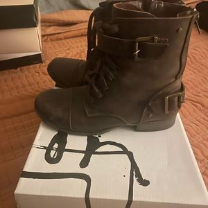 6.5 Dolce Vita Boots